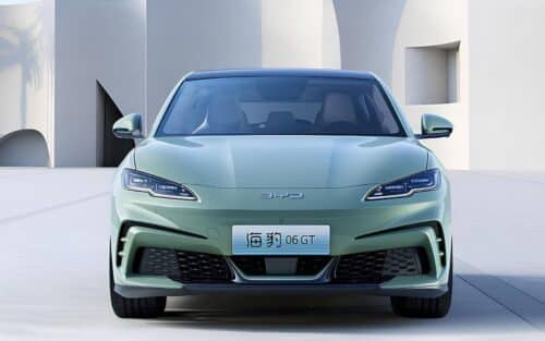 BYD lance le Seal 06 GT, un véhicule électrique à moins de 20 000 $ pour les jeunes conducteurs