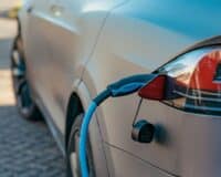 Les voitures électriques dépassent l’essence en Europe pour la première fois de l’histoire