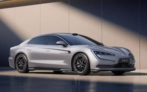BYD présente sa luxueuse U7 : une berline électrique aux technologies impressionnantes