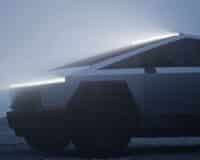 Le Tesla Cybertruck sort enfin en Europe : le pick-up futuriste a été aperçu sur nos routes