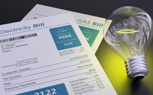 Facture d&rsquo;électricité : faut-il changer de contrat avec la baisse de février ?
