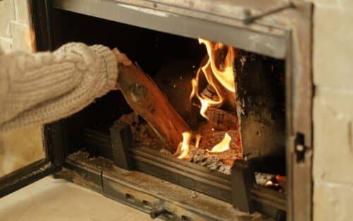 Chauffage au bois : votre poêle sera-t-il bientôt interdit grâce à une nouvelle norme européenne