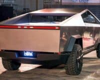 Tesla lance un Cybertruck pas cher mais ça n&rsquo;en vaut pas la peine, c&rsquo;est une déception