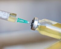 Vaccin contre tous les cancers : des chercheurs relancent l’espoir avec l’ARN messager