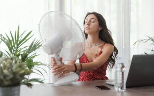 Ventilateurs, climatiseurs : voici de combien la canicule fait grimper la facture d’électricité