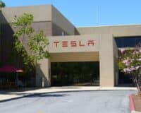 Tesla a voulu jouer au plus malin et perd 183 millions de dollars en faisant le pire choix