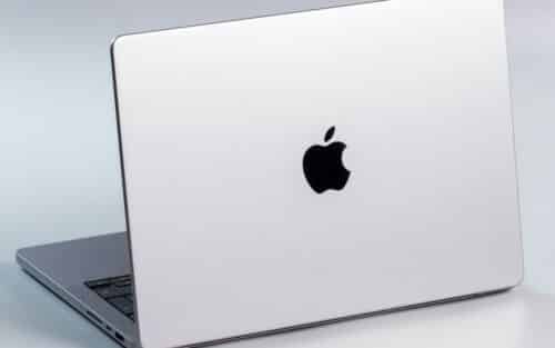 La fin de Windows 10 va profiter au MacBook d’entrée de gamme, Microsoft a du souci à se faire