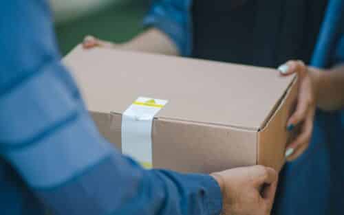 Acheter sur Shein ou AliExpress vous coûtera plus cher, l’Europe va taxer les « petits colis » des sites chinois
