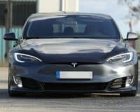 Payer pour écouter de la musique dans votre Tesla ? C&rsquo;est plus compliqué que ça