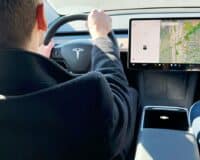 La conduite entièrement autonome de Tesla arrive en France : comment tester le FSD ?