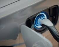 41 % moins cher que l’essence : la voiture électrique prend sa revanche grâce à la recharge rapide