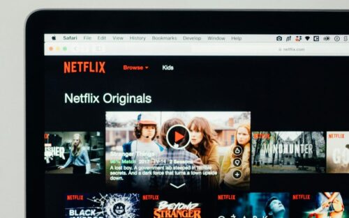 HBO Max, Batman, Game of Thrones, Harry Potter : Netflix officialise le rachat de Warner Bros. Discovery pour 82,7 milliards de dollars