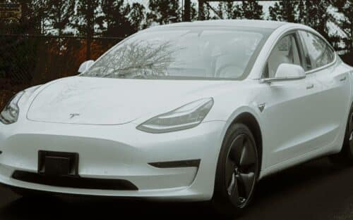 Poignées défaillantes, occupants piégés : la Chine force Tesla et ses concurrents à revoir le design de leurs voitures électriques