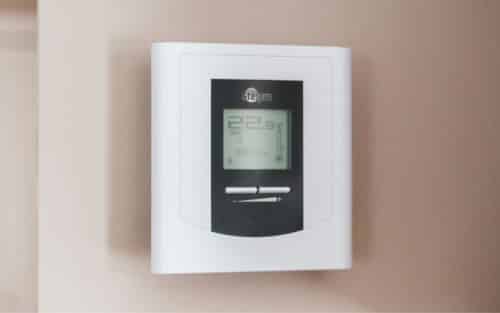 Non, les thermostats connectés ne seront pas obligatoires en 2030 : voici ce que dit vraiment la loi