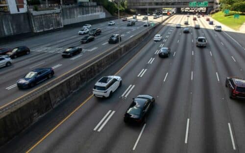“Même pas en rêve” : 25 000 € par an pour conduire une voiture radar privée, l’offre qui met les automobilistes en colère