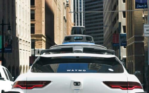 Les véhicules autonomes provoquent moins d’accidents que les conducteurs humains, l’IA nous surpasse