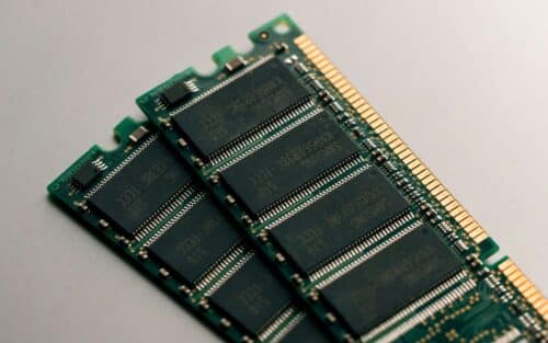 Crise de la RAM : des prix en hausse de 110 % lors du premier trimestre et 60 % pour les SSD
