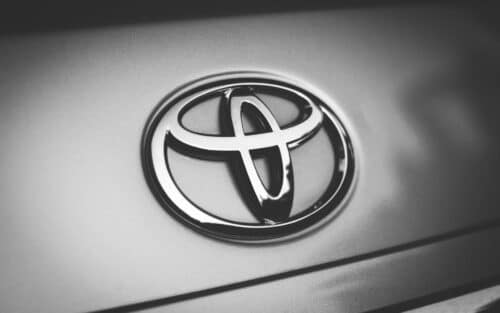 “Votre voiture peut prendre feu” : Toyota rappelle d’urgence des voitures, vérifiez si la vôtre est concernée