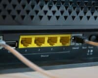 Débrancher sa box la nuit : le geste simple qui peut réduire votre facture d’électricité
