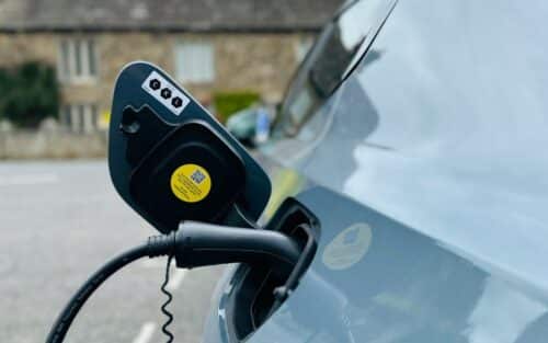 +326 % : les hybrides rechargeables consomment trois fois plus que prévu, voici les pires modèles