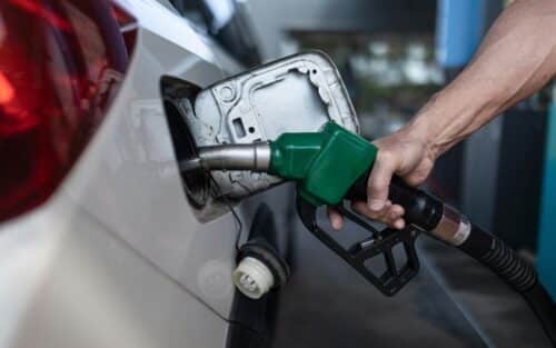 Carburant : ces 3 astuces simples peuvent vous faire économiser jusqu’à 10 centimes par litre