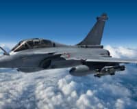 Rafale F5 : IA, drones, furtivité… comment Dassault prépare le chasseur français du futur