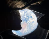 Artemis II bat le record de distance pour un vol habité, les astronautes dépassent Apollo 13