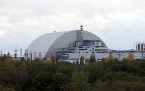 Tchernobyl : 40 ans après, la protection d’un réacteur est compromise par un drone russe