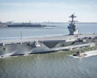 Le plus grand porte-avions des États-Unis bat un record de déploiement depuis le Vietnam