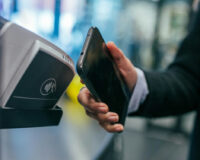 Fini le code à quatre chiffres : la carte bancaire biométrique arrive pour tous