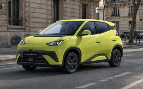 BYD veut dépasser Toyota en 5 ans alors que ses ventes s’effondrent en Chine, sur son propre sol