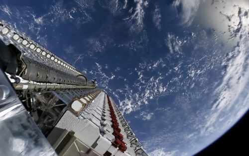 Starlink dans le viseur de la Russie et la Chine : des documents secrets révèlent un plan en trois phases pour détruire la constellation