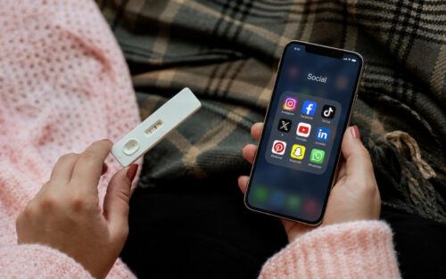 Les smartphones font baisser la natalité et l'iPhone est accusé d'en être responsable