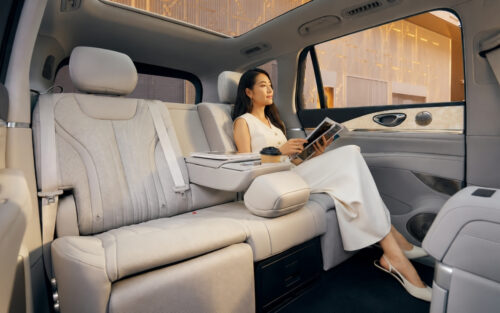 L’intérieur du nouveau SUV de BYD est digne d’une chambre d’hôtel avec frigo intégré et sièges de massage